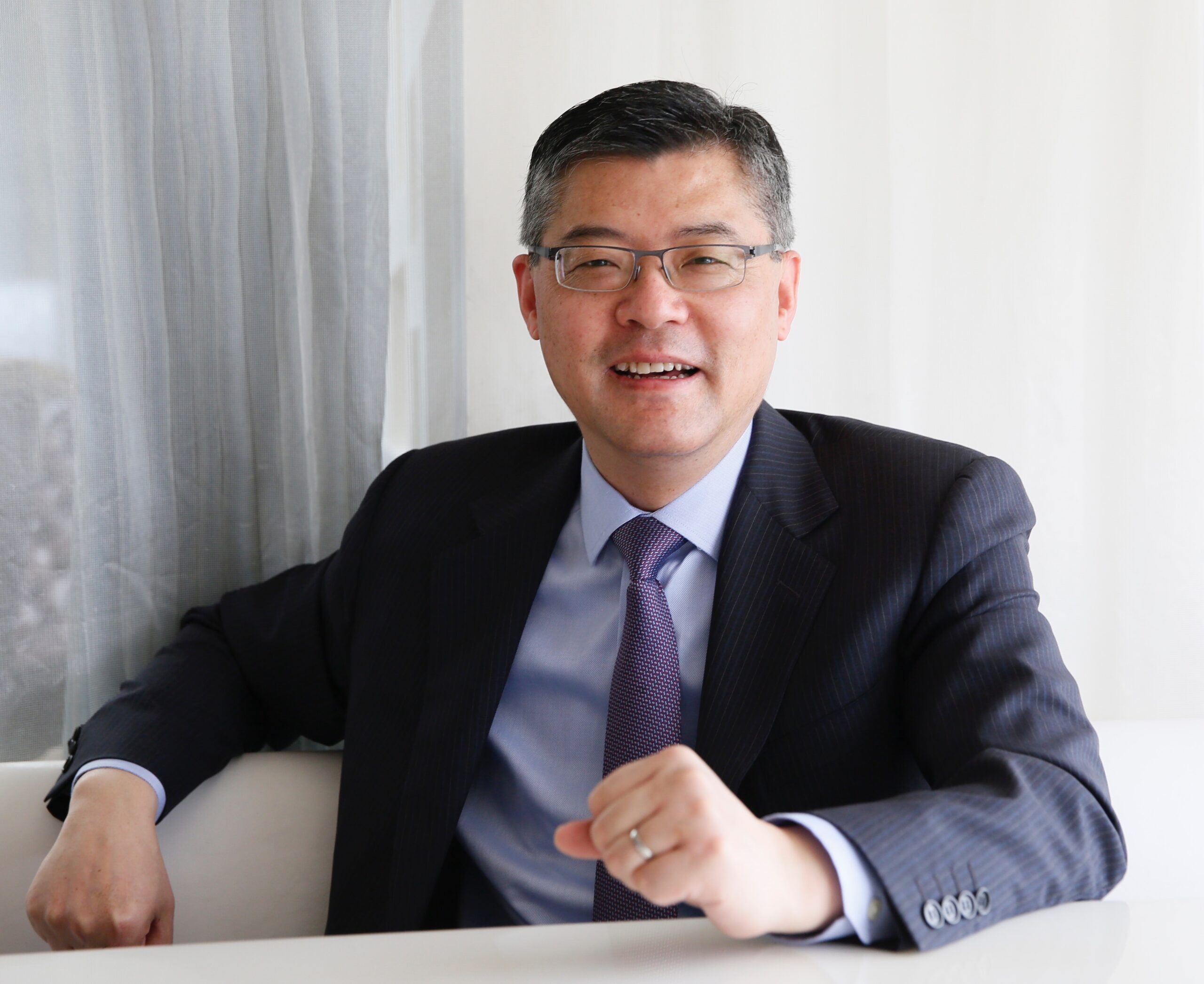 Jay Xu headshot.
